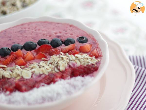 Smoothiebowl met rode vruchten - foto 3