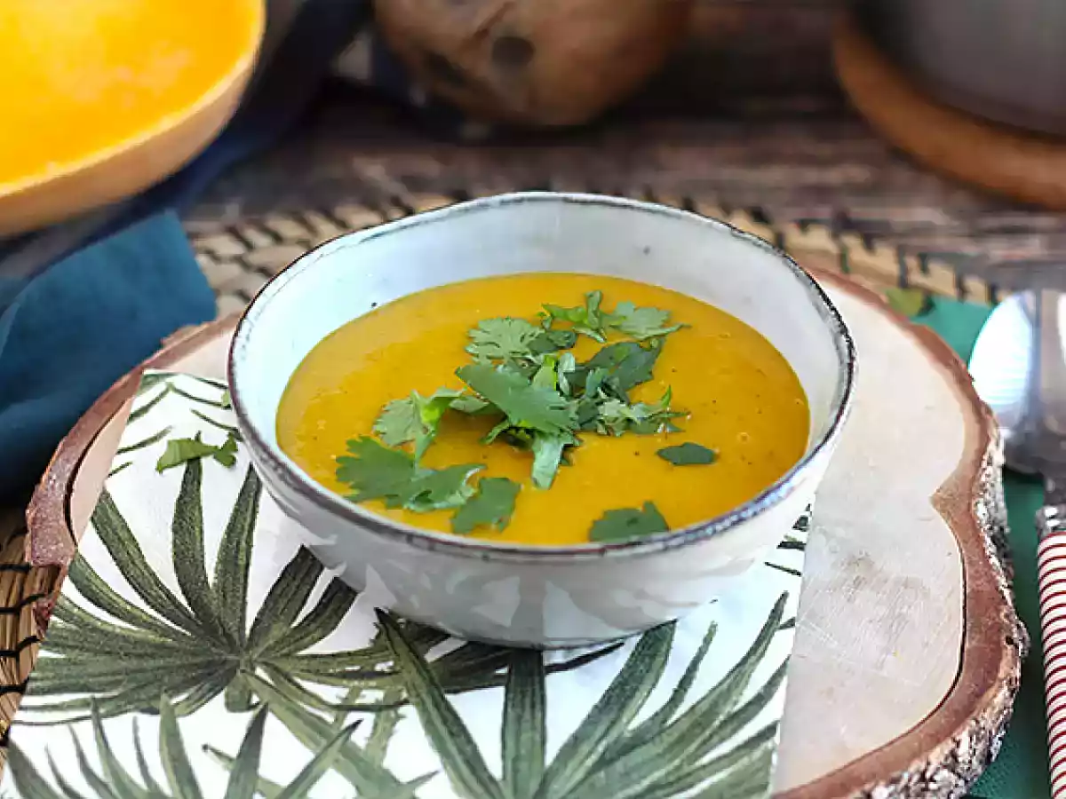 Soep van butternut en koraallinzen