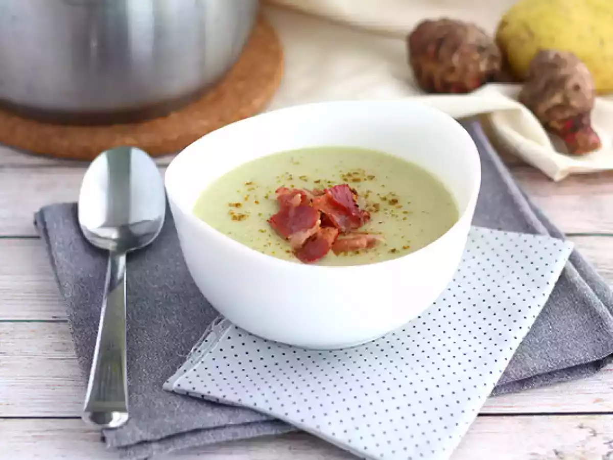 Soep van topinambour, aardappel en spek
