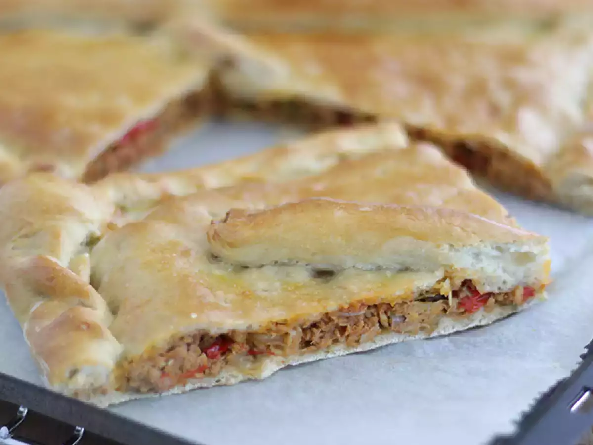 Spaanse empanada met tonijn - foto 3
