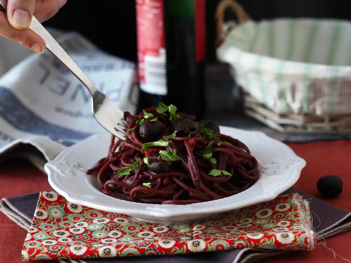 Spaghetti al fuoco di Bacco: pasta met rode wijn voor iets bijzonders op tafel - foto 4