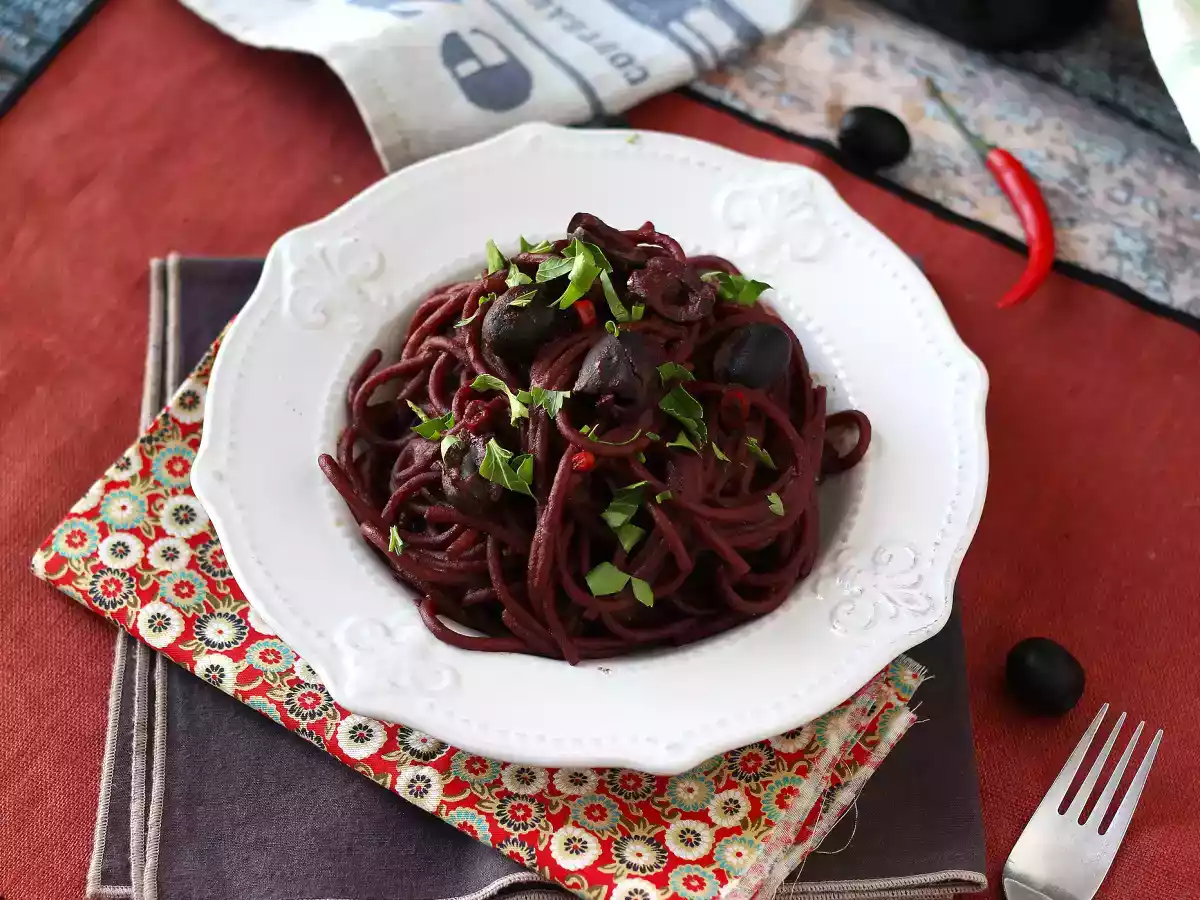 Spaghetti alla fuoco di bacco: pasta met rode wijn om iets speciaals op tafel te toveren - foto 2