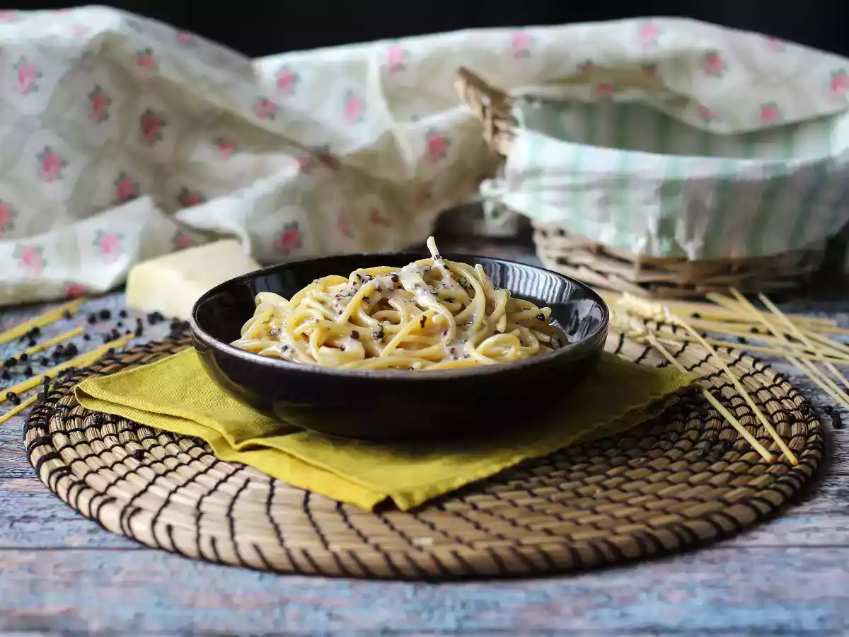 Spaghetti cacio e pepe: 3 ingrediënten, een smaakexplosie! - foto 2
