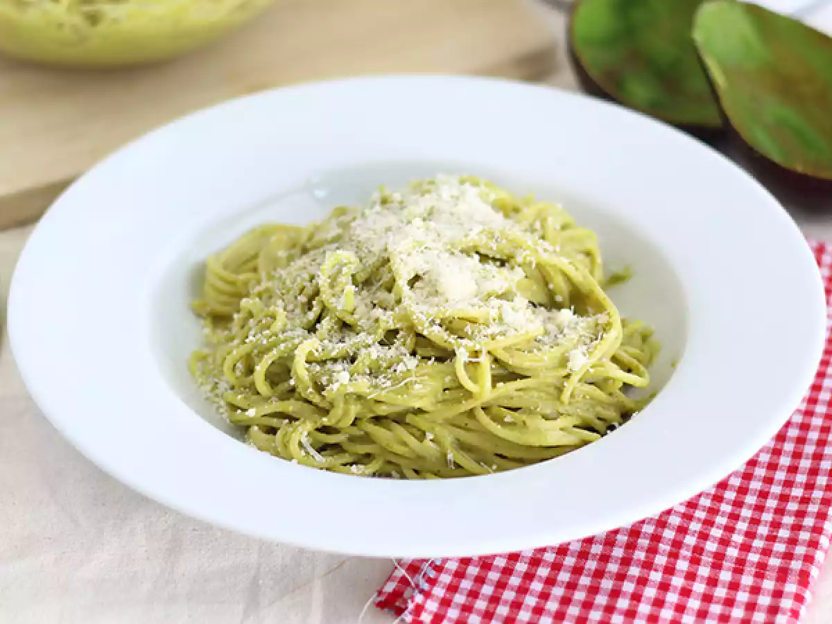 Spaghetti carbonara met avocado