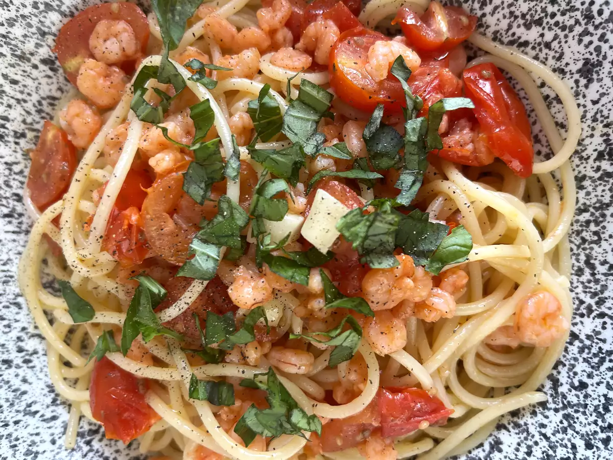 Spaghetti met garnalen en cherrytomaten: een snel en smaakvol pastagerecht - foto 2