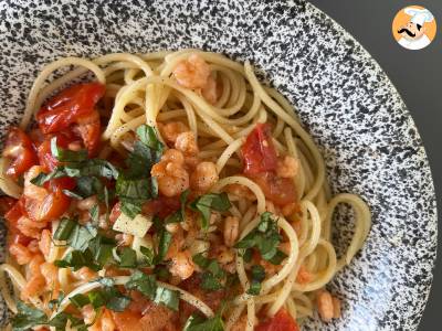 Spaghetti met garnalen en kerstomaatjes, een snel recept voor een smakelijk voorgerecht