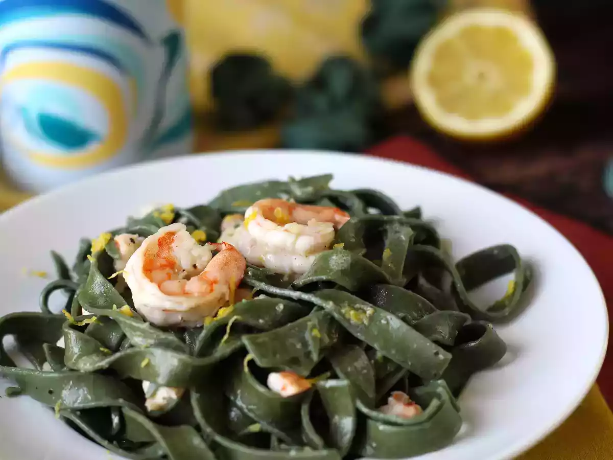 Spirulina pasta met garnalen en citroen: een voedzaam voorgerecht met een unieke smaak - foto 3