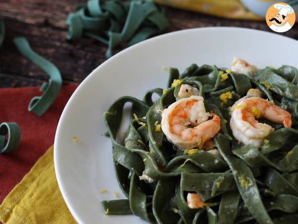 Spirulina pasta met garnalen en citroen: een voedzaam voorgerecht met een unieke smaak