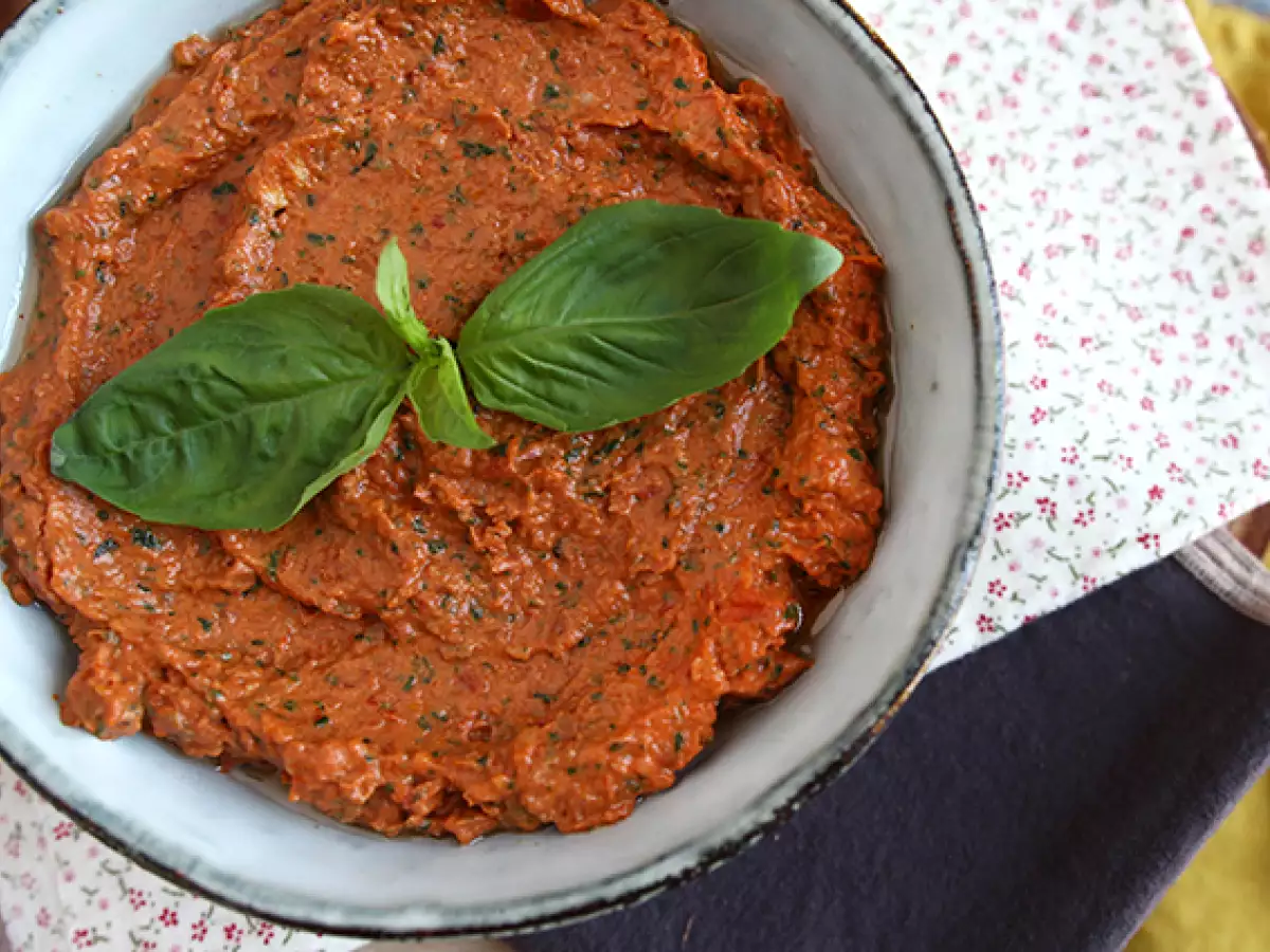 Spread van gekonfijte tomaten en basilicum - foto 4