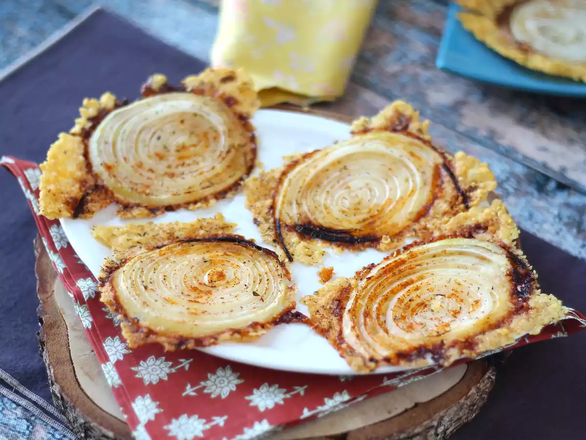 Super knapperige zelfgemaakte uien- en parmezaanchips - foto 4