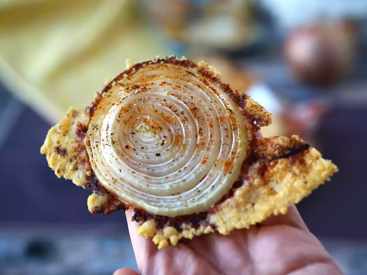 Super knapperige zelfgemaakte uien- en parmezaanchips - foto 5