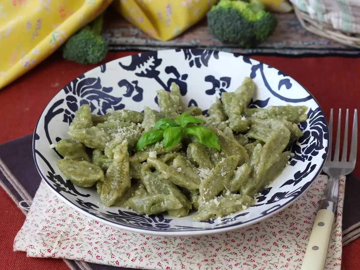 Supereenvoudige broccolipasta om kinderen groenten te leren eten