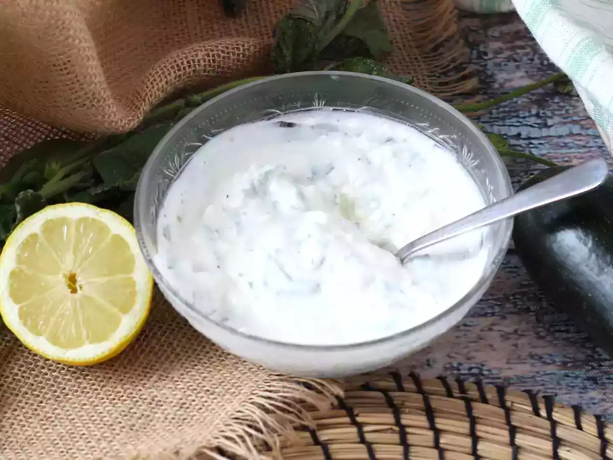 Superfrisse yoghurt, feta, citroen en muntsaus!