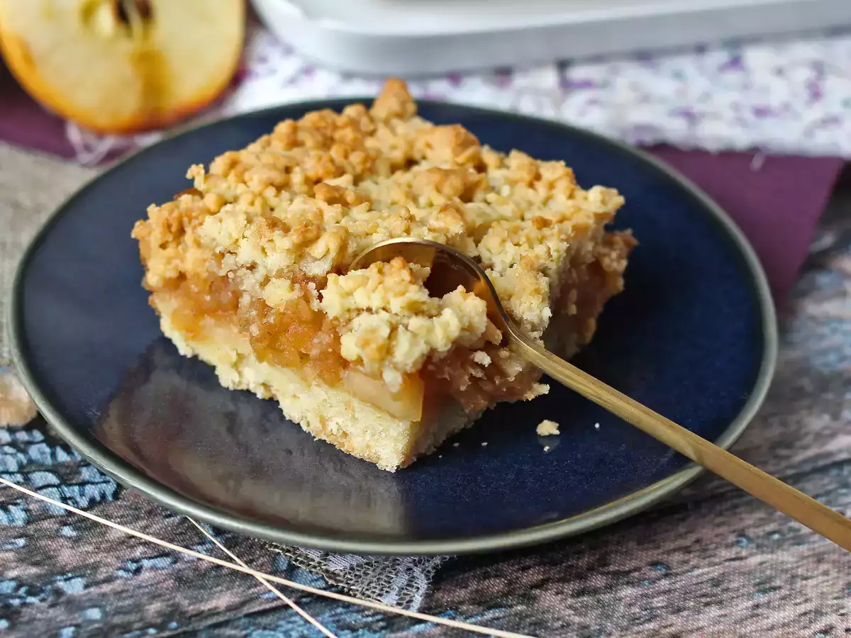 Szarlotka: Poolse appeltaart met een knapperige topping - foto 3