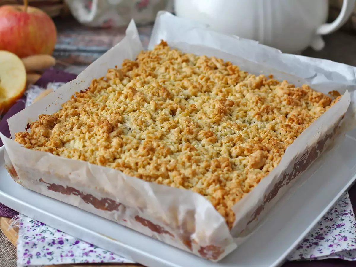 Szarlotka: Poolse appeltaart met een knapperige topping - foto 9