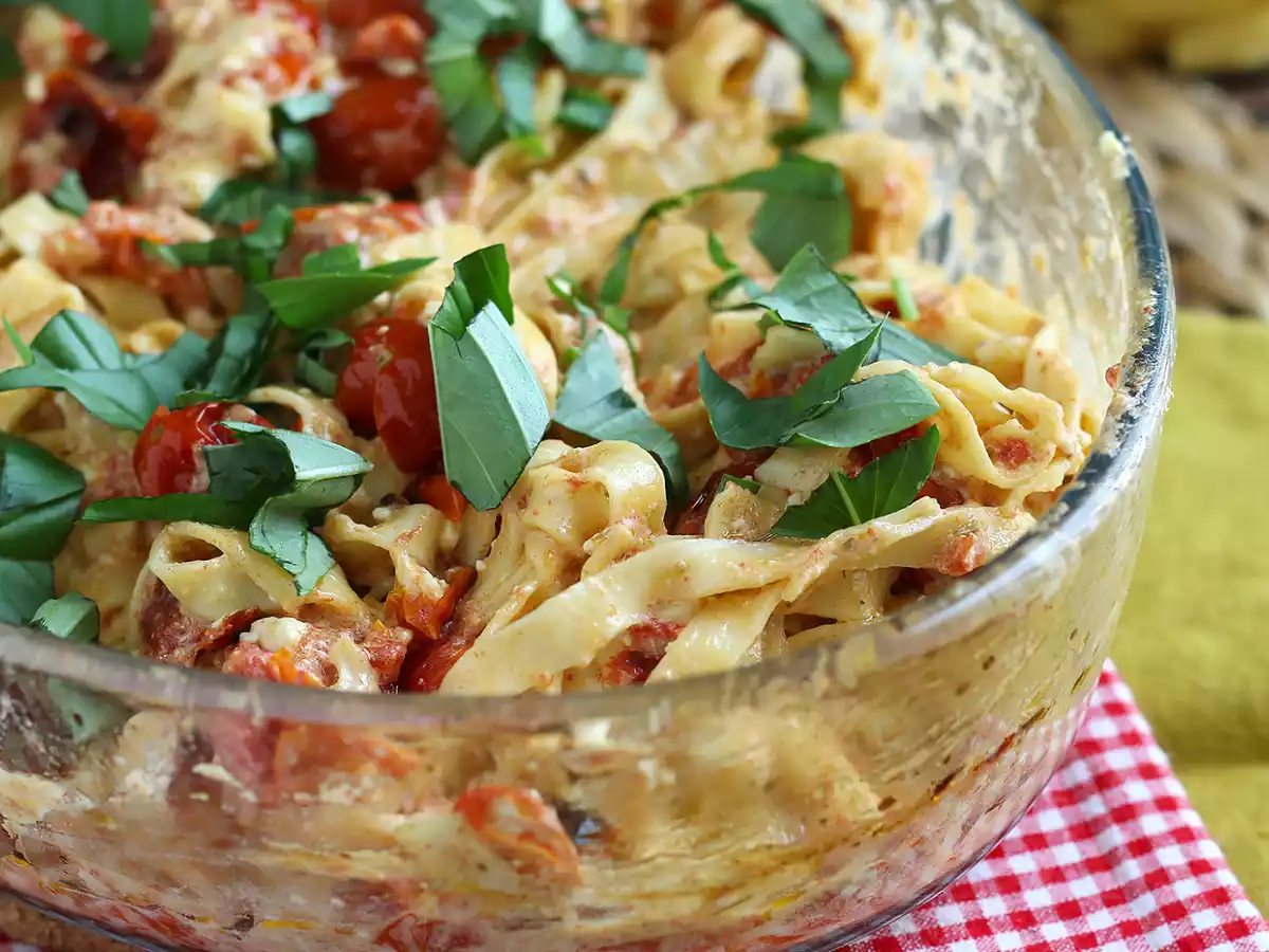 Tagliatelle feta kerstomaatjes - gebakken feta pasta - foto 6