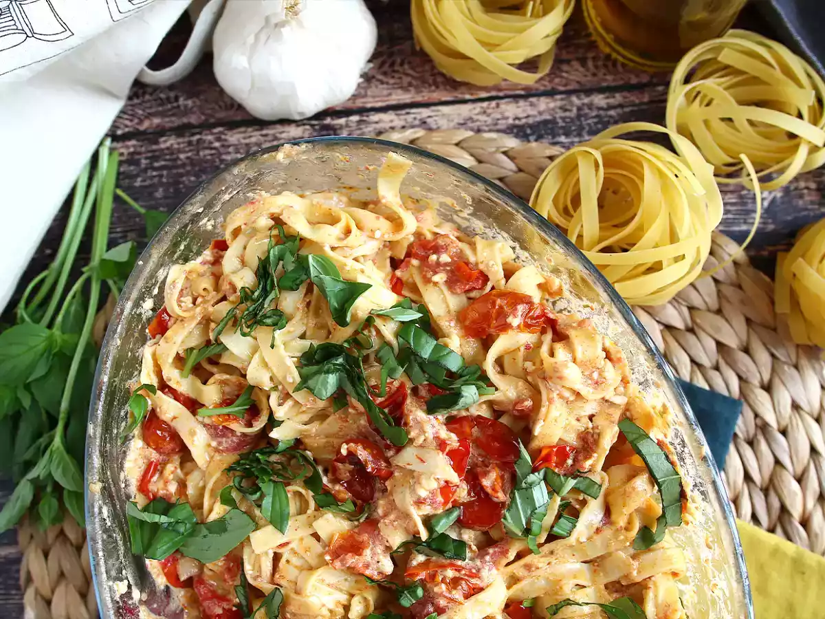 Tagliatelle feta kerstomaatjes - gebakken feta pasta - foto 7