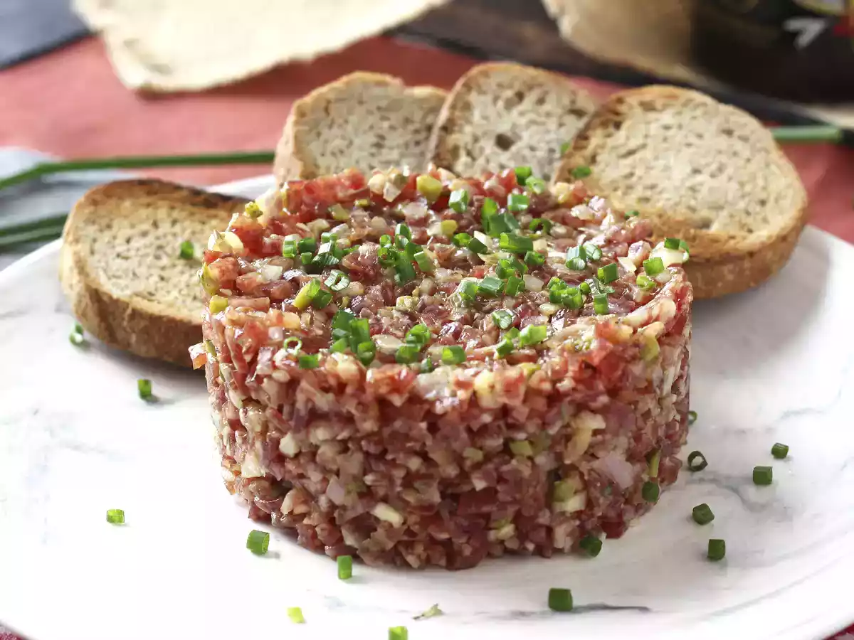 Tartar de fuet: een express versie van de klassieke steak tartaar