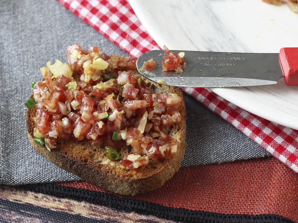 Tartar de fuet: een express versie van de klassieke steak tartaar - foto 4