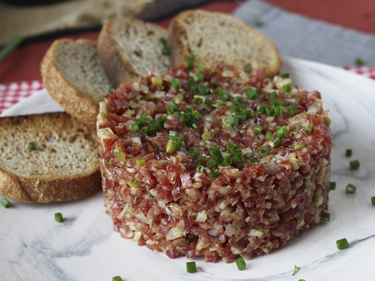 Tartar de fuet: een express versie van de klassieke steak tartaar - foto 6
