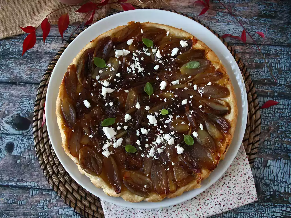 Tarte tatin met sjalotten en feta, de onweerstaanbare hartige versie! - foto 2
