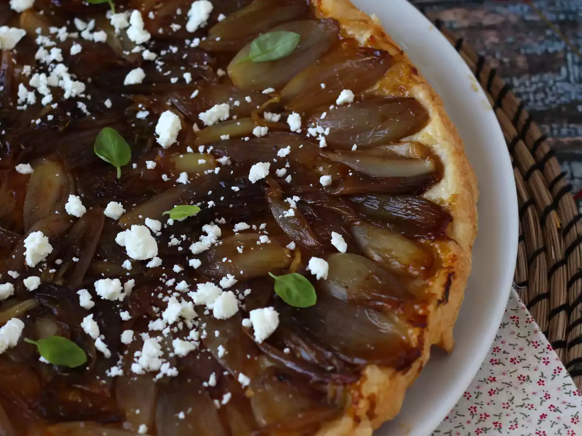 Tarte tatin met sjalotten en feta, de onweerstaanbare hartige versie! - foto 4