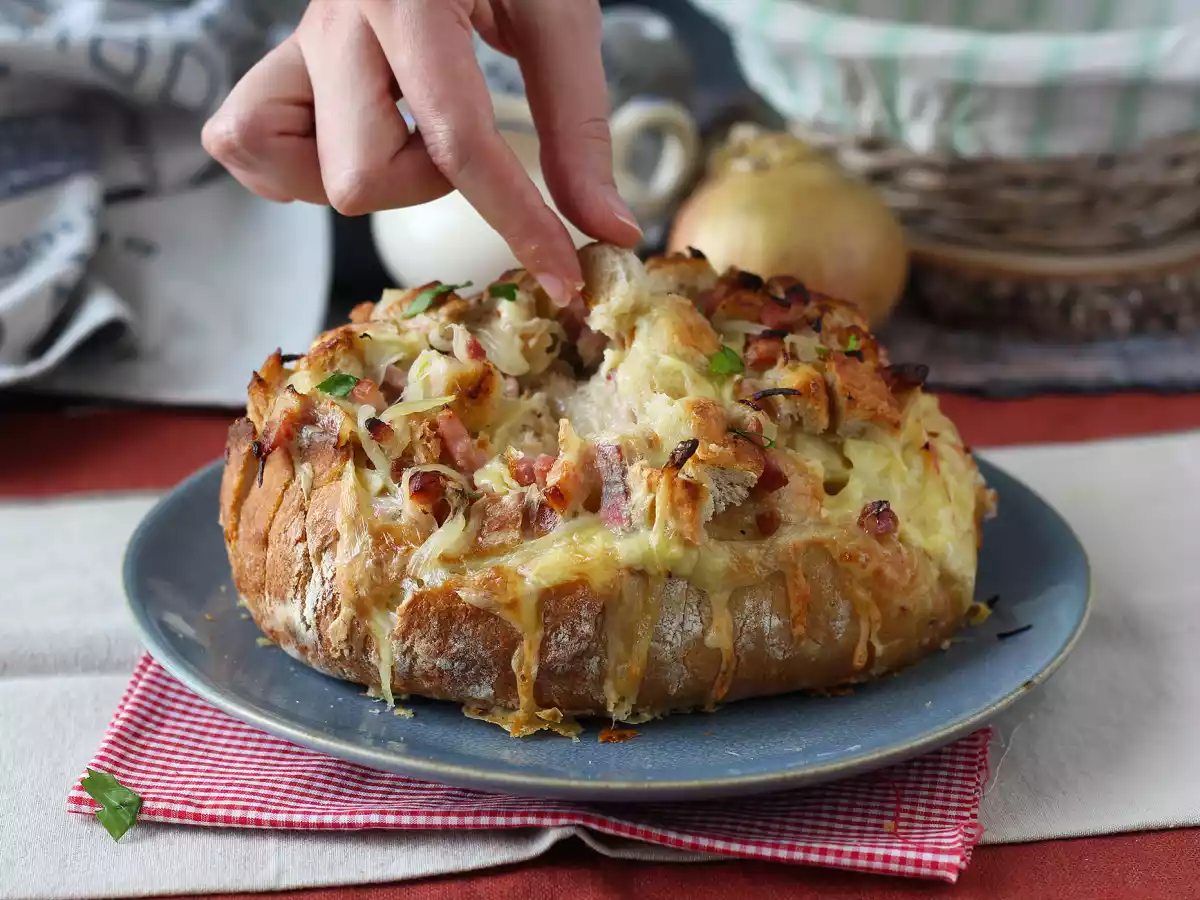 Tartiflette-stijl gevuld egelbrood