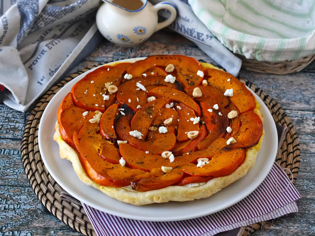Tatin van kastanjepompoen met geitenkaas en honing - foto 2