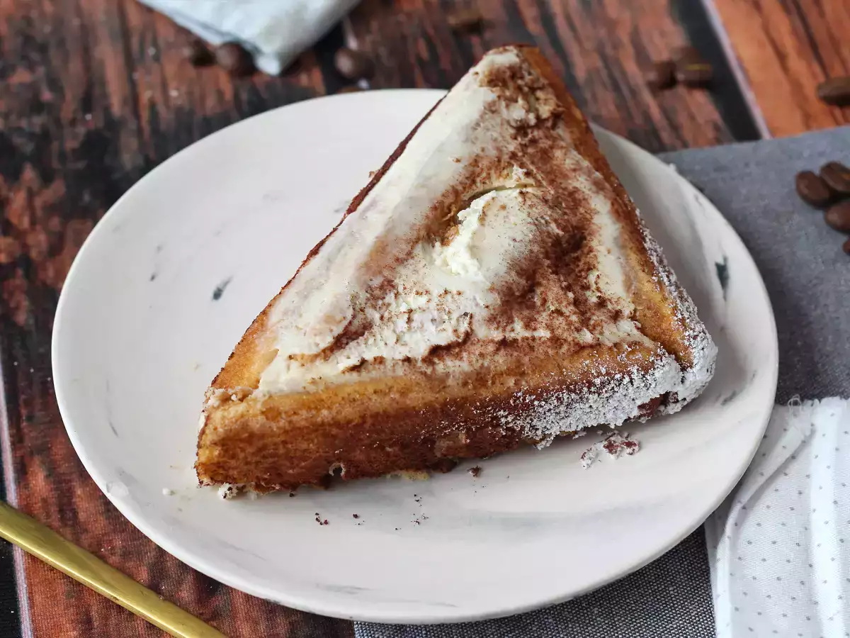Tiramisu-kerststronk in de vorm van een chalet, zonder bakvorm, voor koffieliefhebbers - foto 2
