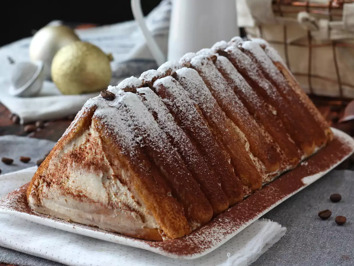 Tiramisu-kerststronk in de vorm van een chalet, zonder bakvorm, voor koffieliefhebbers - foto 9