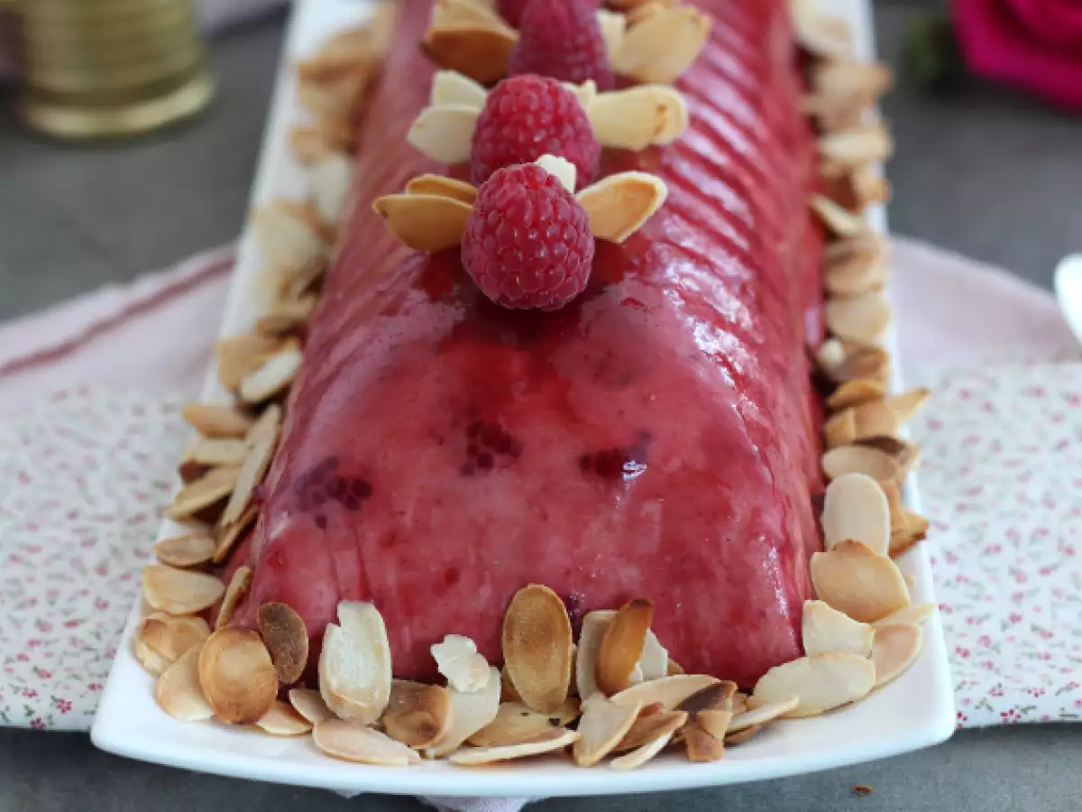 Tiramisu-kerststronk met frambozen - foto 4