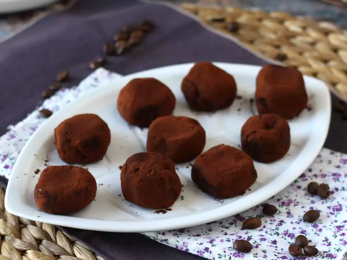 Tiramisu-rochers, het perfecte Italiaanse dessert in miniporties voor bij de koffie! - foto 3
