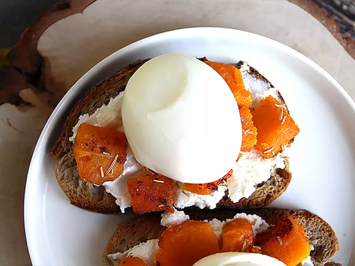 Toast met ricotta, flespompoen en ei - foto 3
