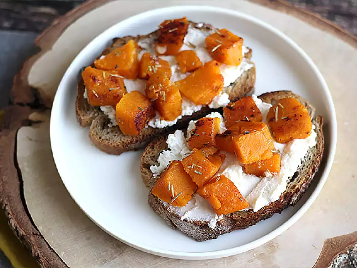Toast met ricotta, flespompoen en ei - foto 5