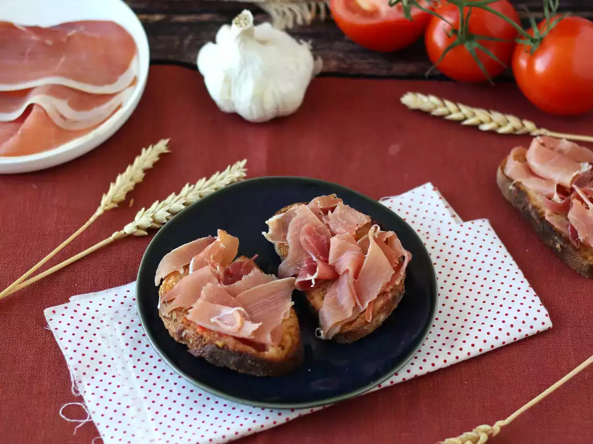 Toast met tomaat en serranoham - foto 4
