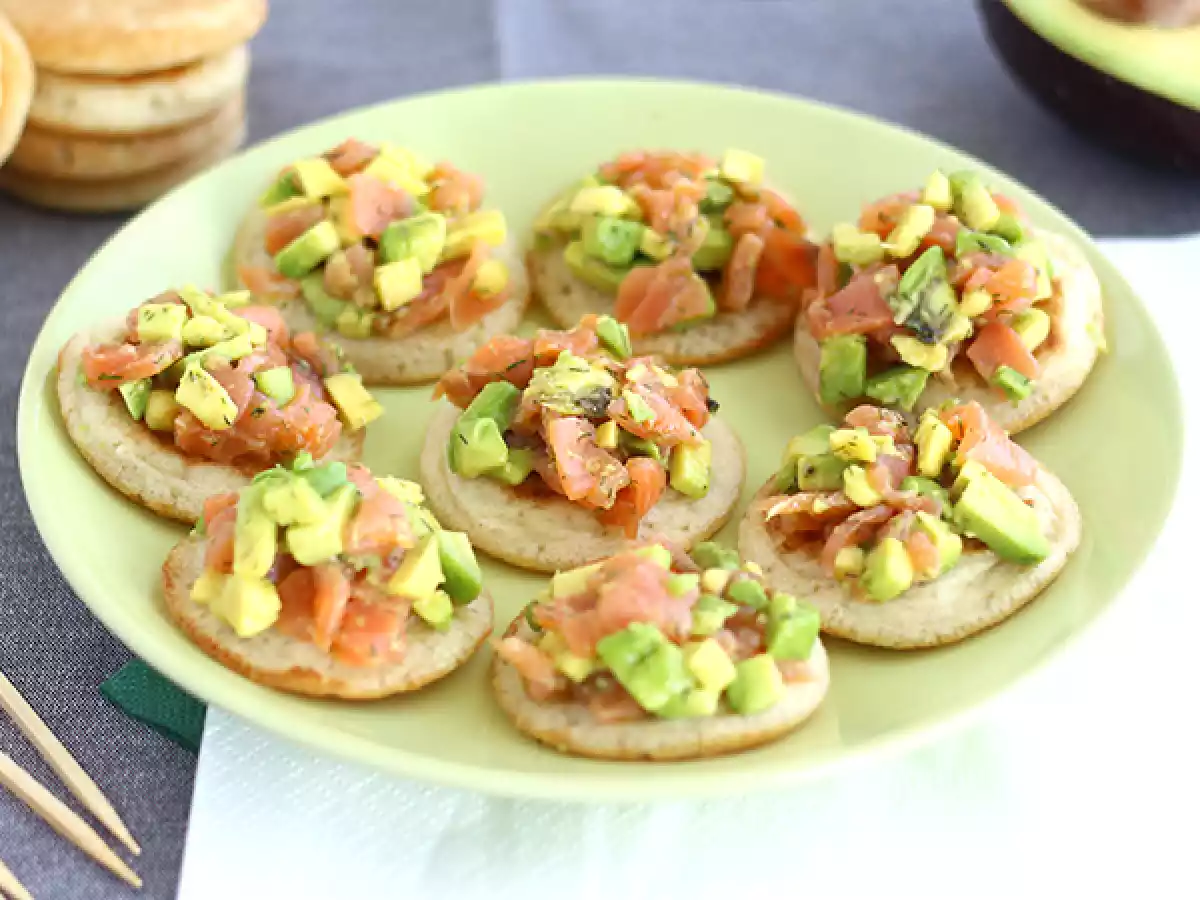 Toast met zalm en avocado