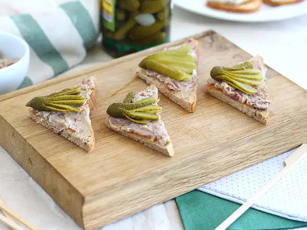 Recept Toastjes met rillettes en augurkjes