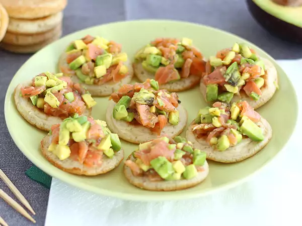 Recept Toastjes met zalm en avocado