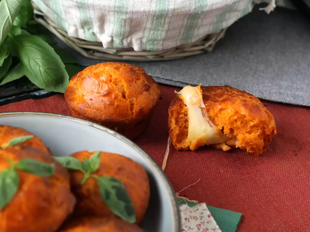 Tomatenmuffins met smeltend mozzarellahart - foto 2