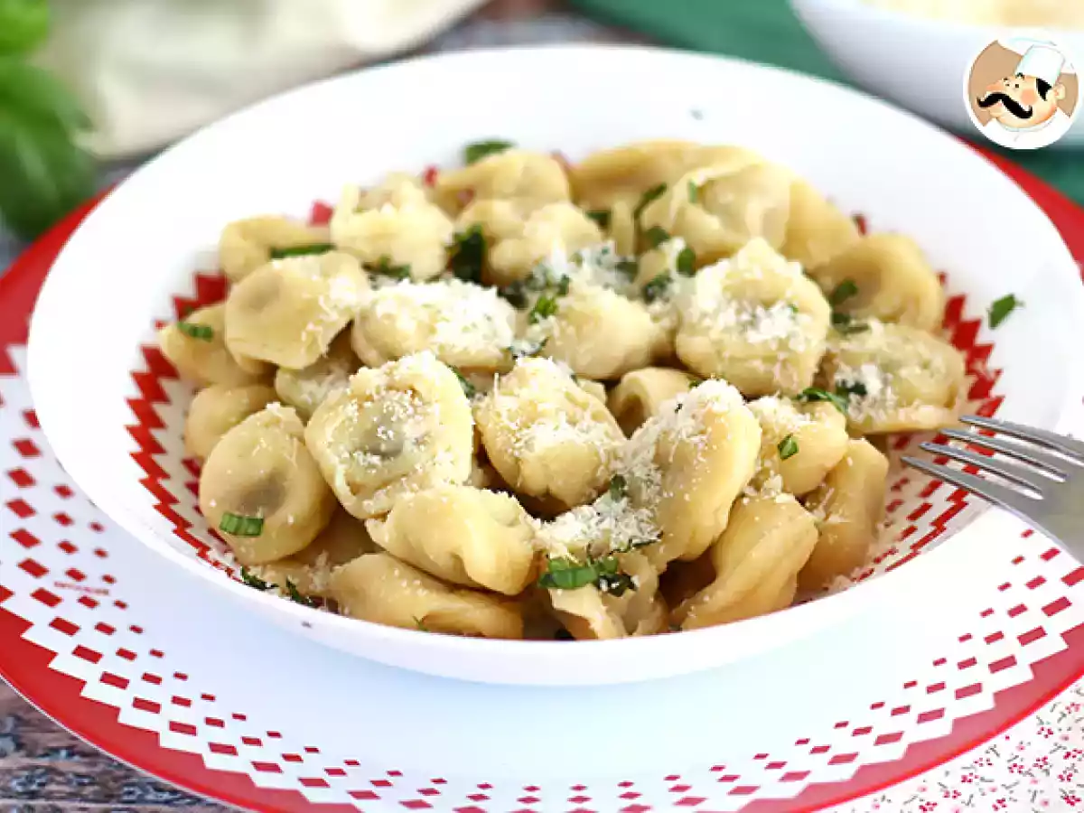 Tortellini met parmezaan, ham en basilicum - foto 3