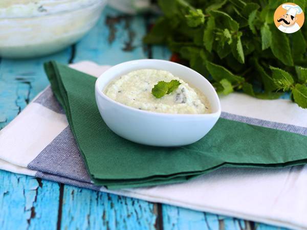 Tzatziki, de Griekse saus met komkommer en yoghurt