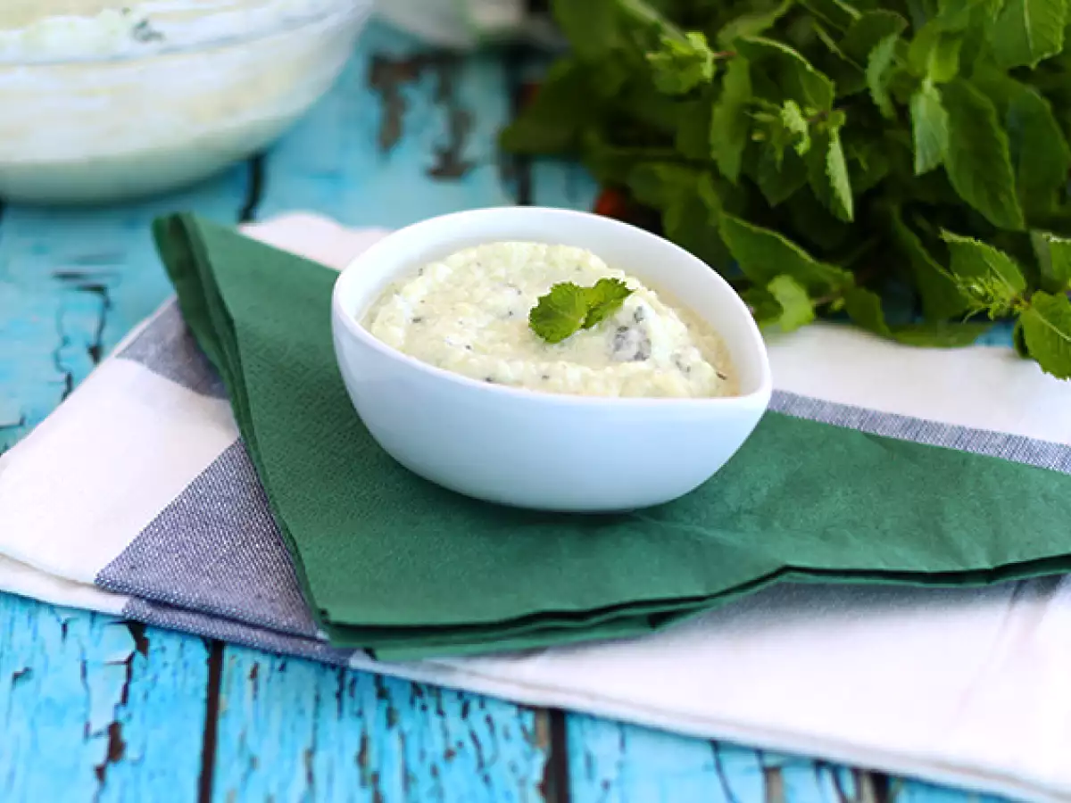 Tzatziki: Griekse saus met komkommer en yoghurt