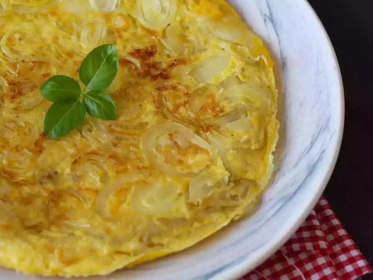 Uienomelet, het lekkere en makkelijk te bereiden recept - foto 2
