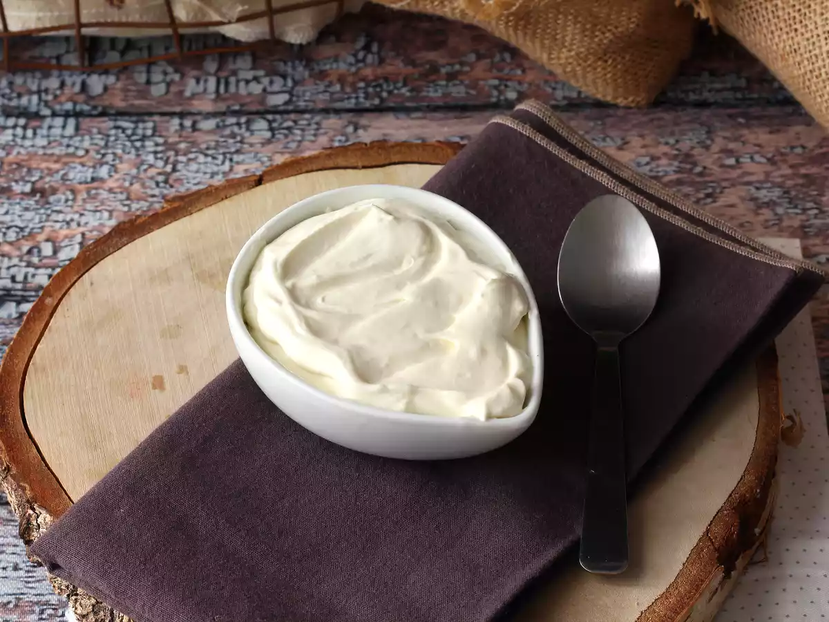 Vanillecrème montée, de perfecte topping voor je taarten en laagjescake! - foto 2