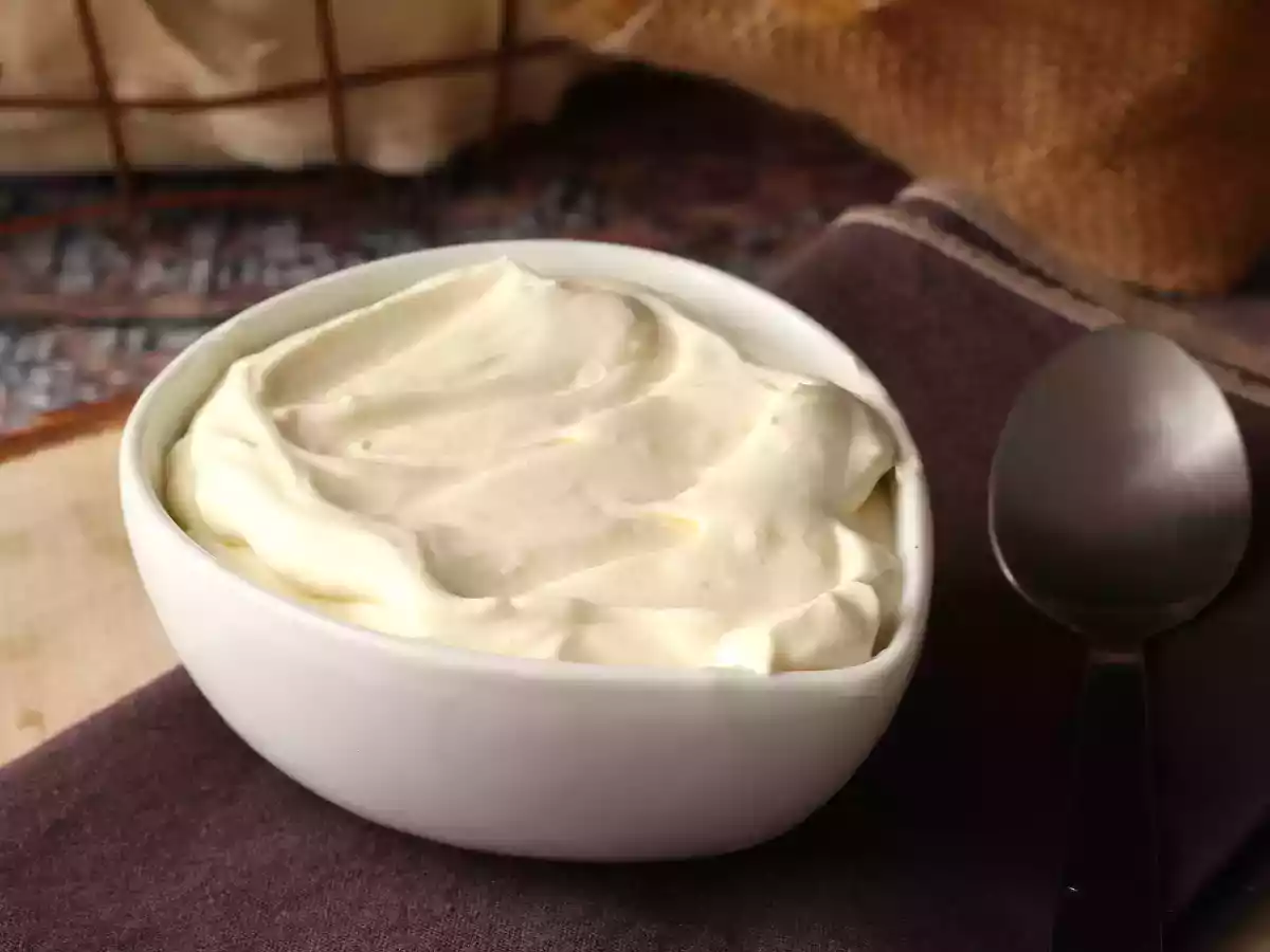 Vanillecrème montée, de perfecte topping voor je taarten en laagjescake! - foto 3