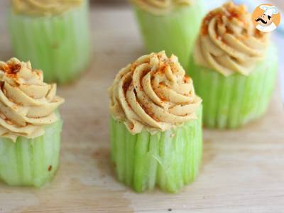 Vegan komkommer en hummus cupcakes