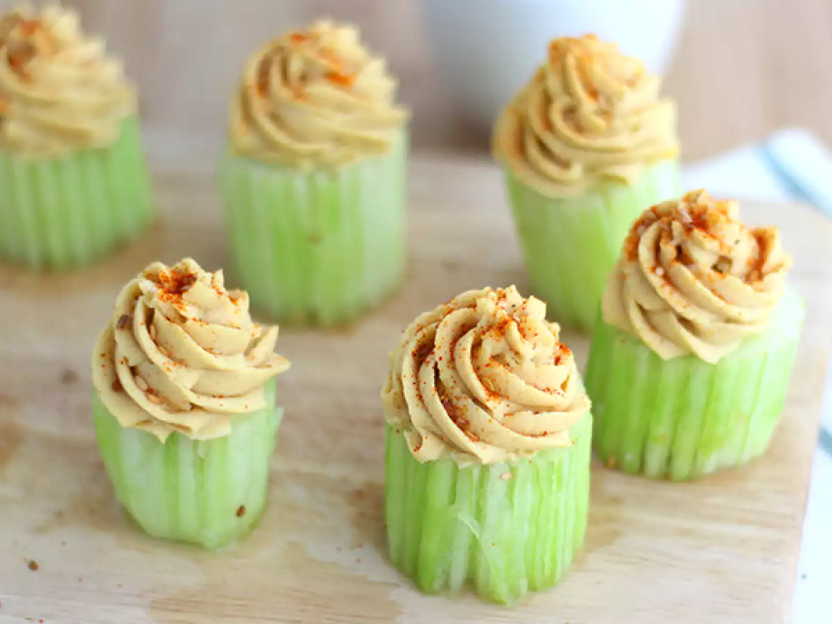 Vegan komkommercupcakes met hummus - foto 2
