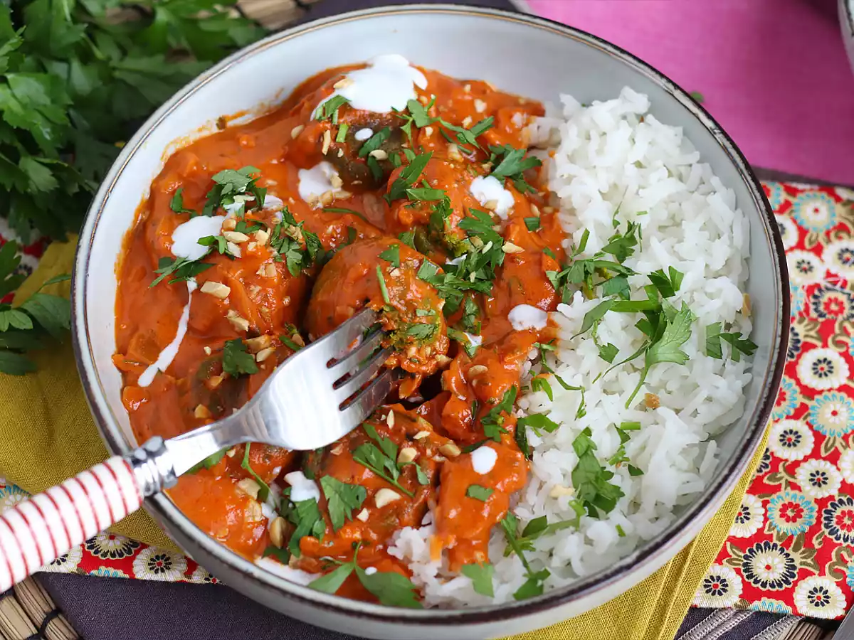 Vegan Malai Kofta: kikkererwtengehaktballetjes met tomatensaus - foto 4