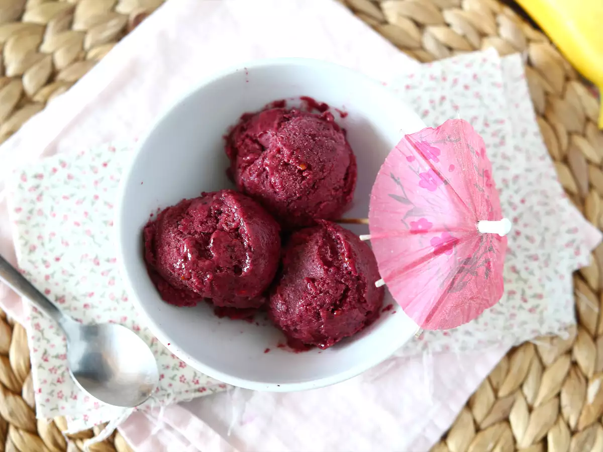 Vegan rood fruitijs: supermakkelijke bananen-nicecream! - foto 2