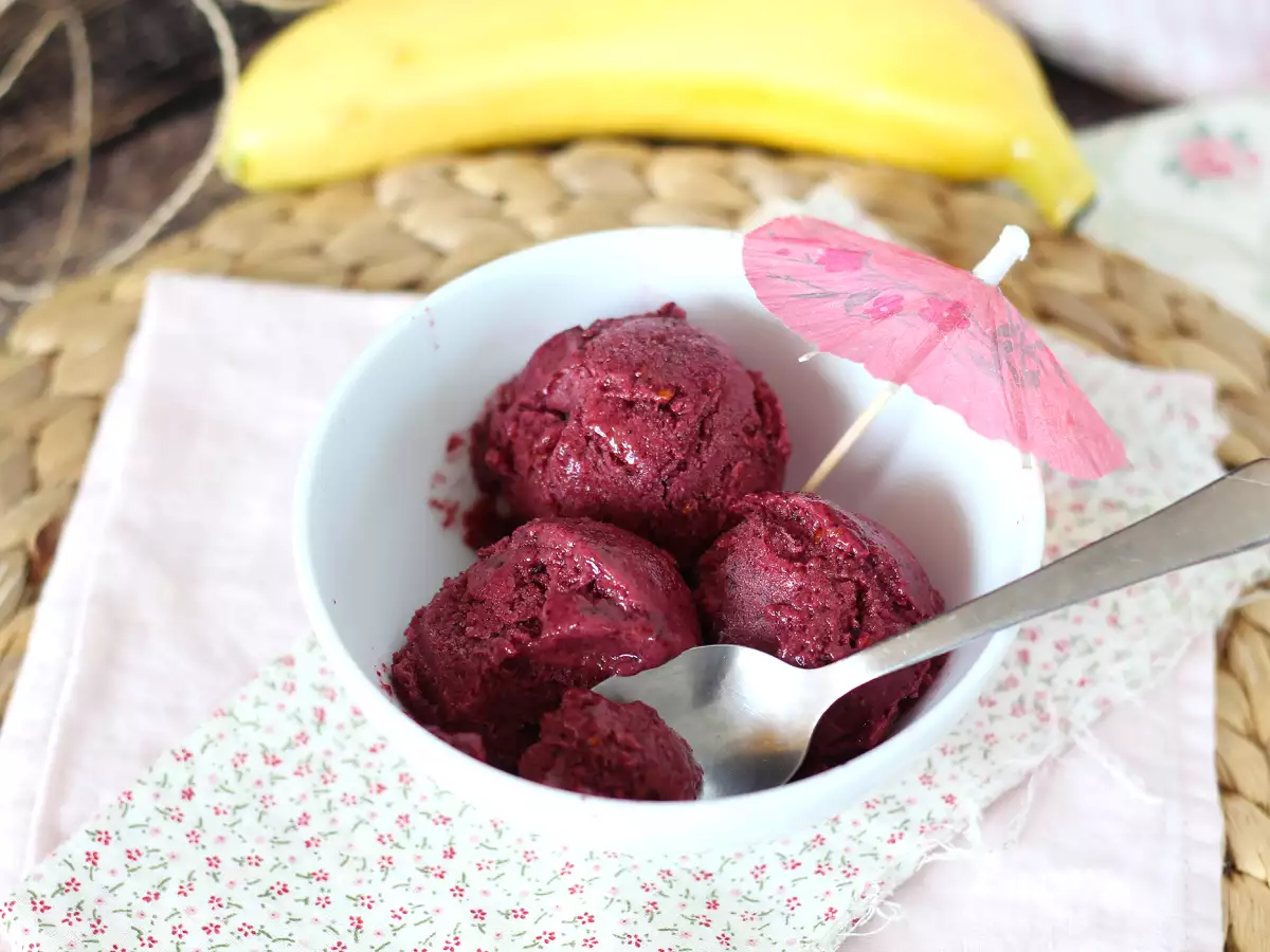 Vegan rood fruitijs: supermakkelijke bananen-nicecream! - foto 3